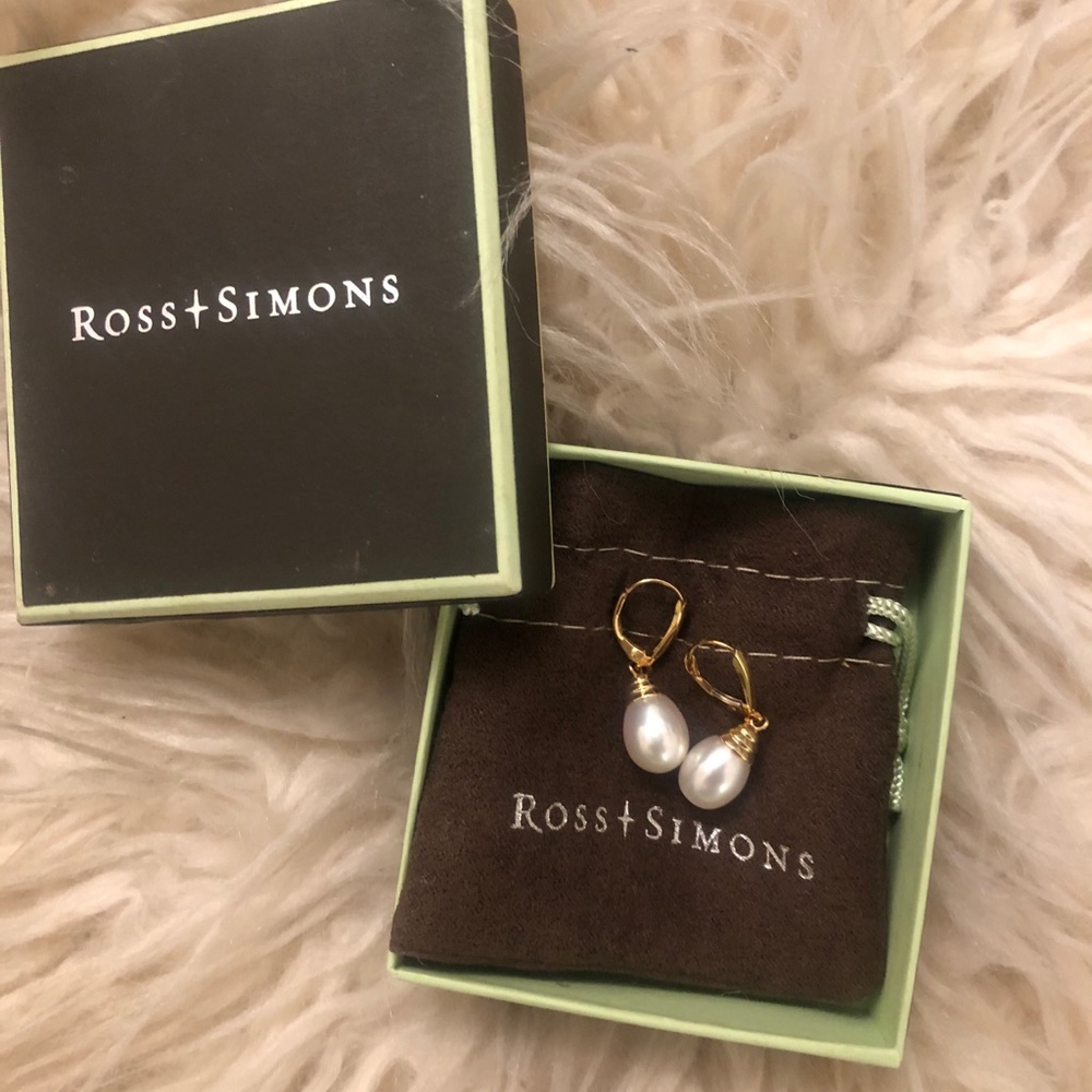 Pearl earrings